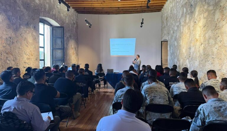 Realizan conferencia sobre Derechos Humanos y Tortura