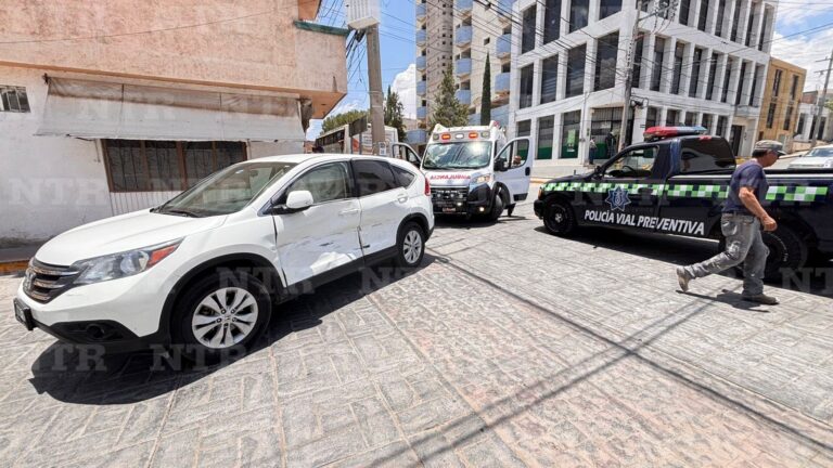 Chocan conductores de camioneta y ruta 5