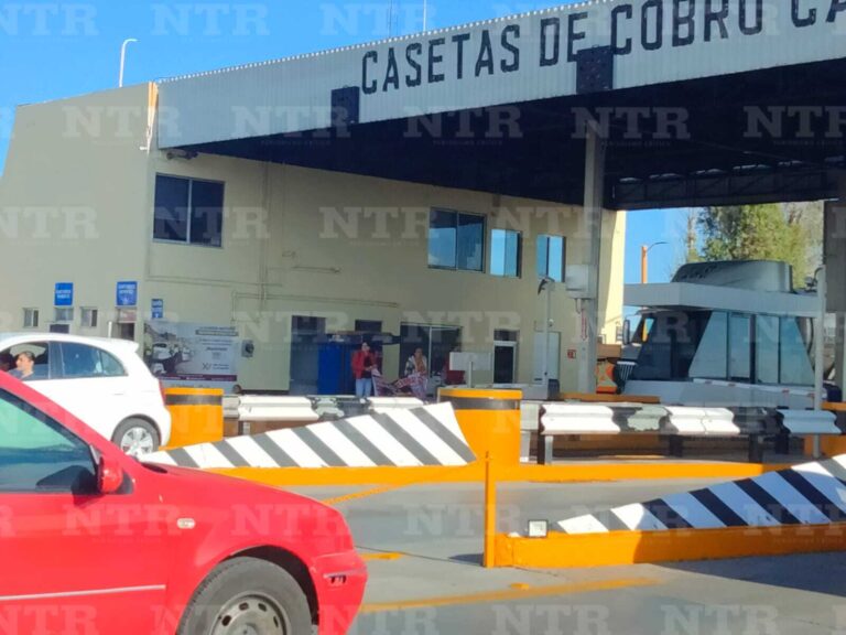 Continúan tomas de casetas; docentes permiten paso libre