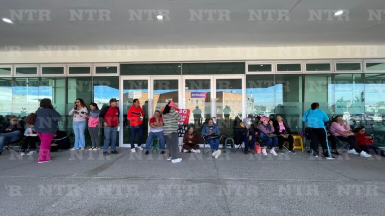 Toma SNTE presidencia y oficinas