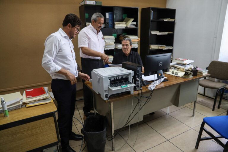 Falta ex rector a comparecencia