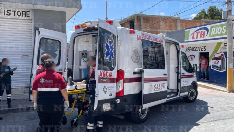 Sexagenario sale lesionado tras ser impactado por un vehículo