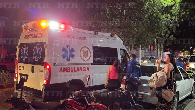 Ciclista arrolla a mujeres y huye