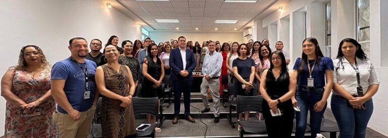 Fomentan el trabajo en equipo mediante ponencia