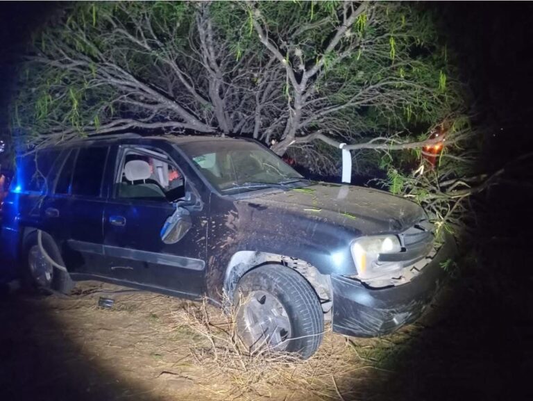 Muere joven tras volcadura; hay otros 3 heridos