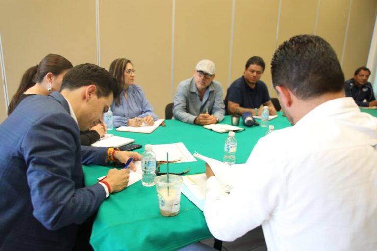 Negocia SNTE con gobierno estatal