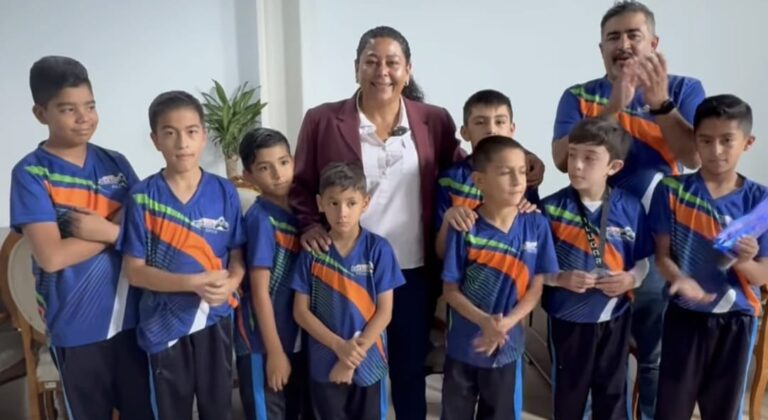 Niños valparaisenses ganan concurso de robótica