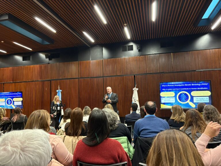 Participa el estado en foro sobre identificación humana