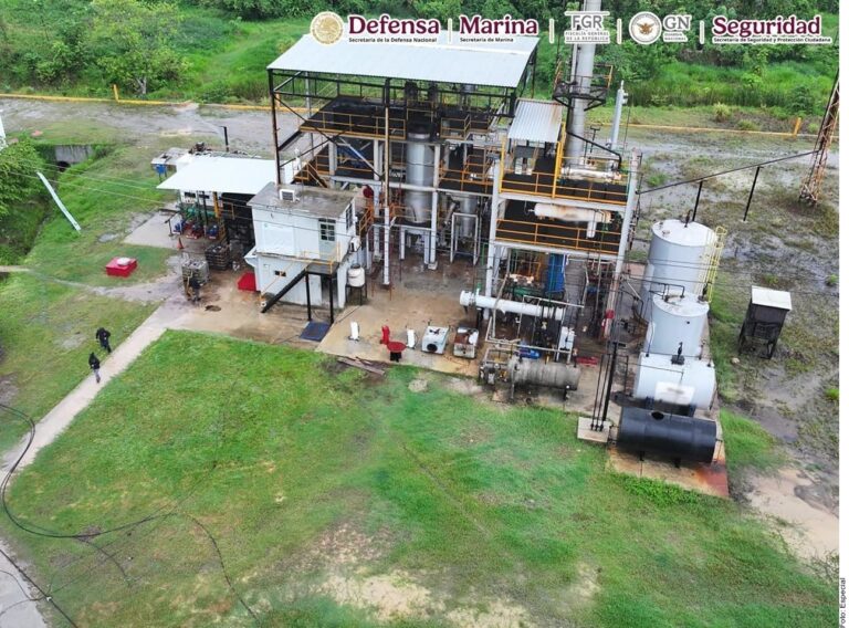 Roban petróleo ¡y hasta refinan!