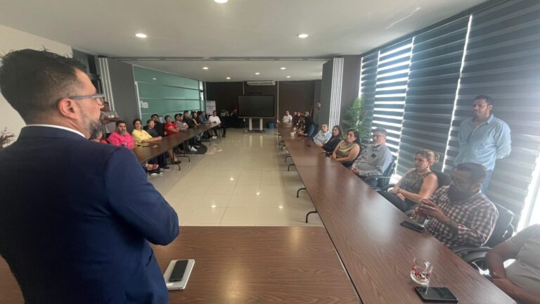 Se reúne rector con miembros de la comunidad universitaria