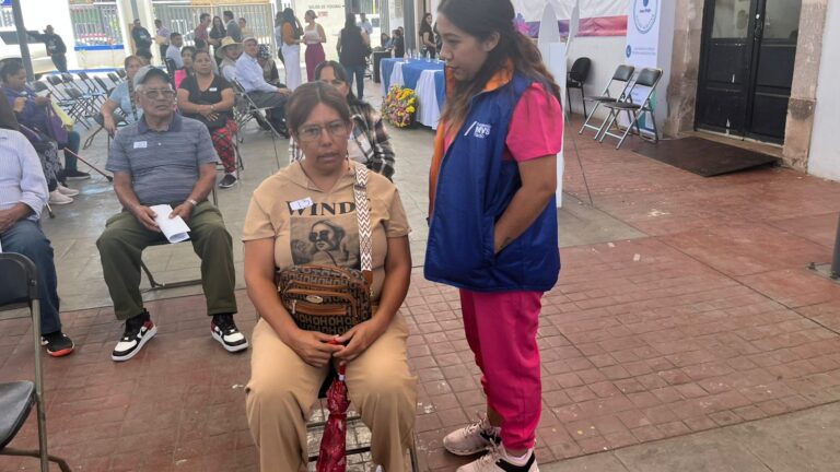 Benefician a 100 personas con aparatos auditivos