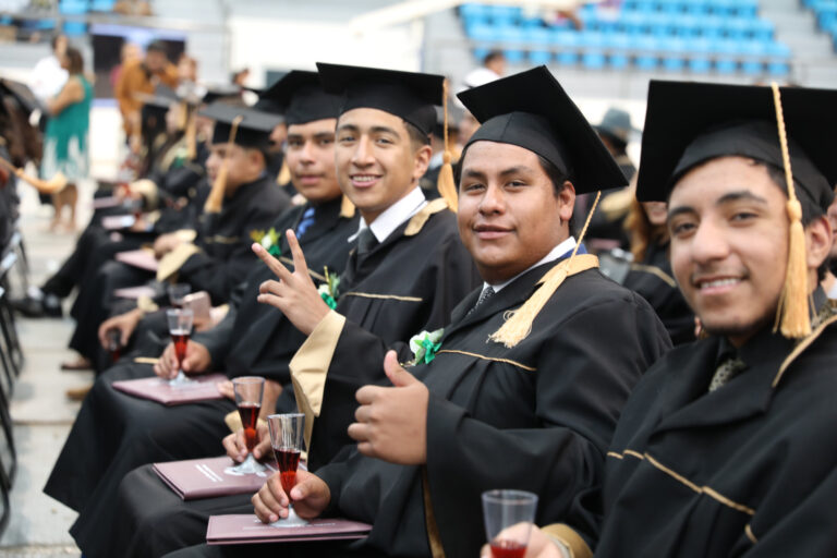 Entrega Conalep 117 jóvenes técnico bachilleres