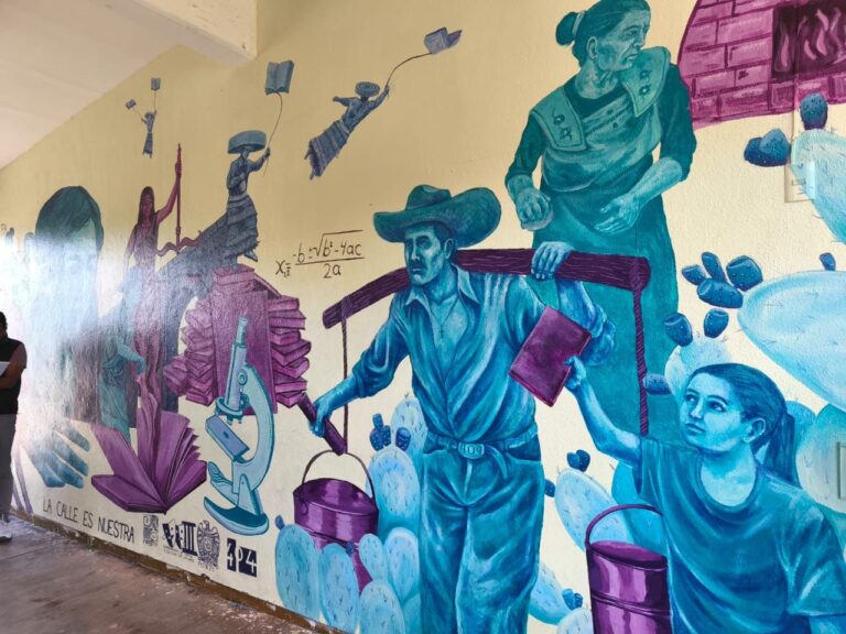 Entregan mural en prepa de Trancoso