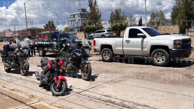 Motociclista termina en el hospital; la arrolló un vehículo