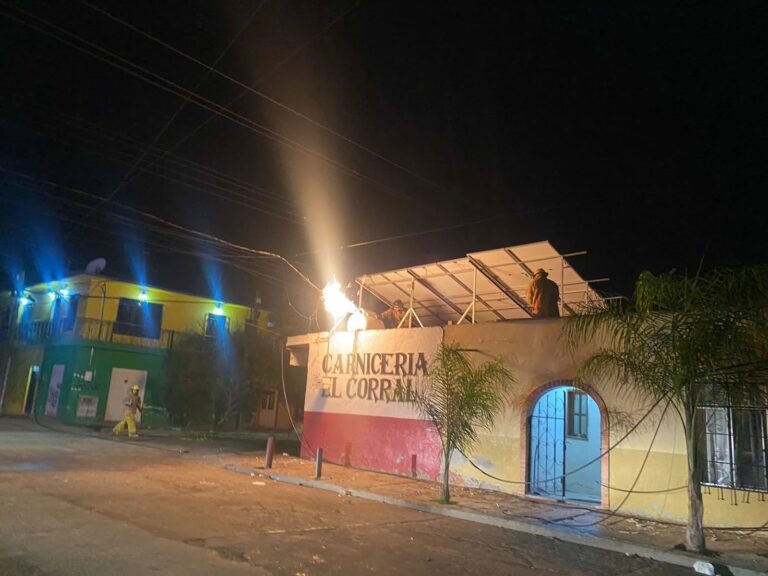 Se incendia tanque de gas en Loreto