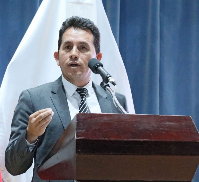 Destaca el Interés Superior de la Niñez en congreso