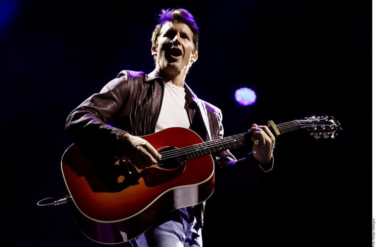 James Blunt festeja 20 años de su disco debut en CDMX