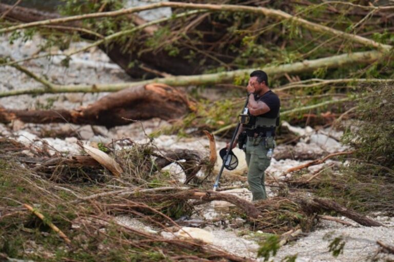 Trump declara emergencia en Texas y cifra de muertos sube a 78
