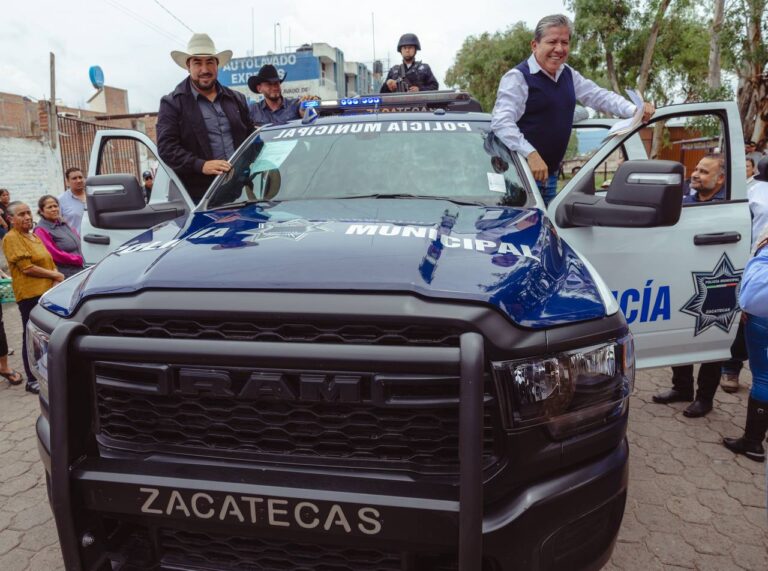 Entregan equipos de seguridad en la región sur