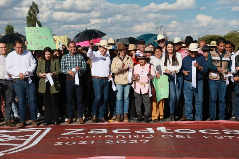 Inauguran 8.7 kilómetros de carretera en La Cocinera