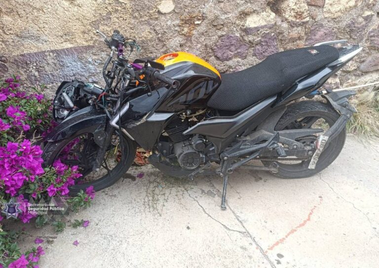 Aseguran motocicleta en El Orito
