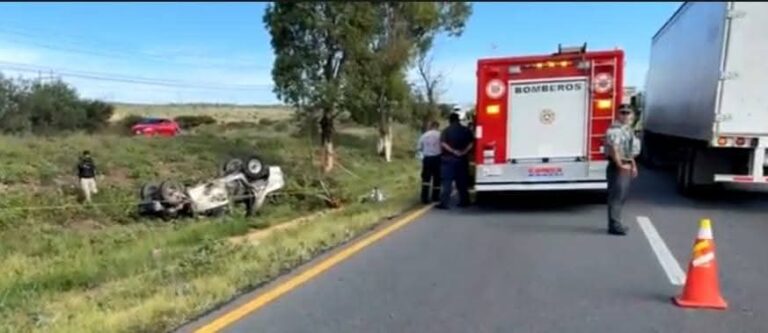 Mueren dos personas en accidente carretero