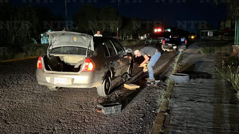Bache provoca daños a automóviles en Fresnillo