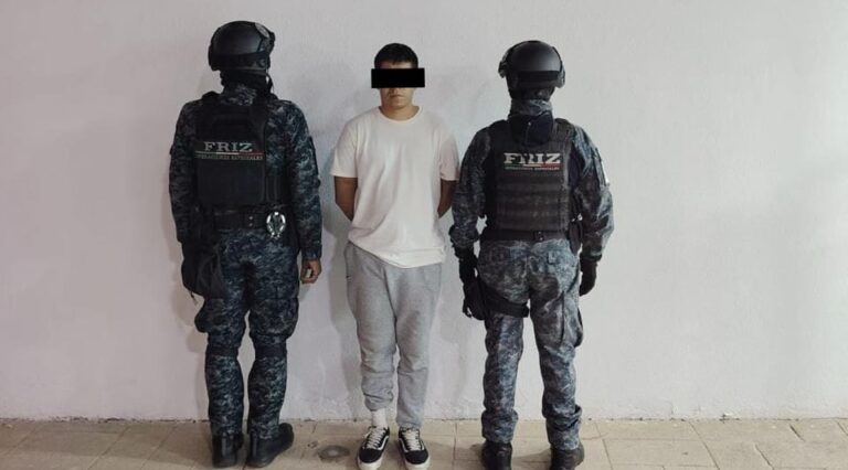 Aseguran réplica de arma en Fresnillo
