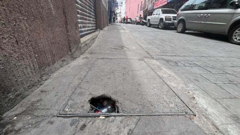 Avanza rehabilitación de tapas de registro
