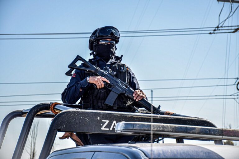 Depuran policías