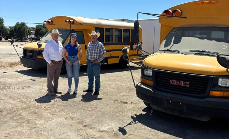 Dona migrante dos autobuses a Huanusco
