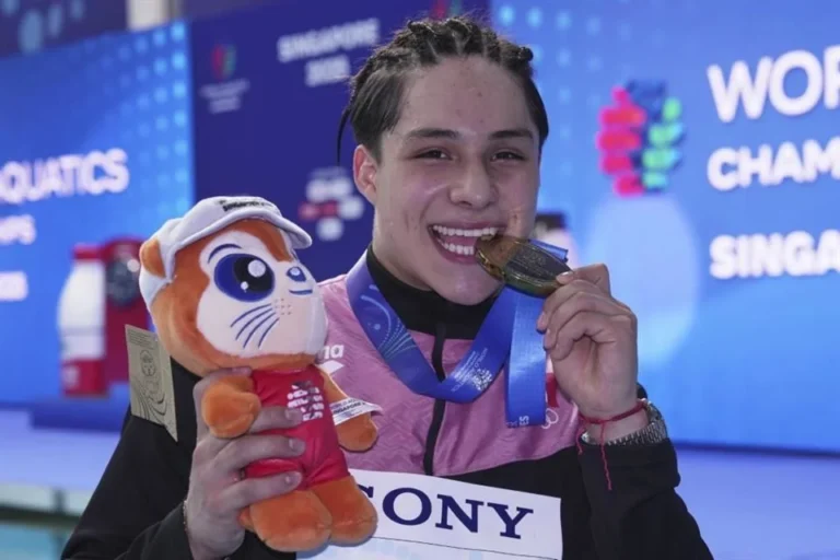 Gana Osmar Olvera el Oro en Mundial de Singapur