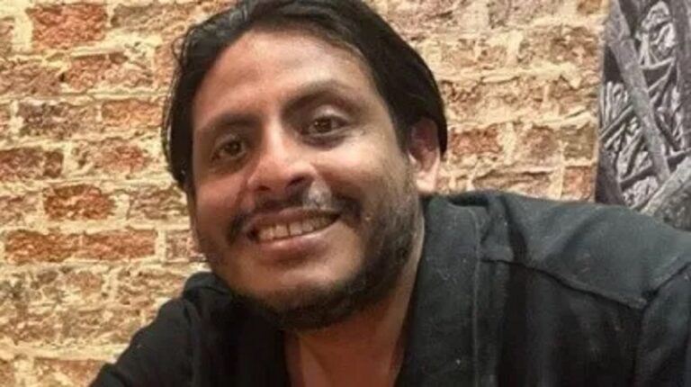 Hallan muerto y con heridas a un periodista en Ecuador