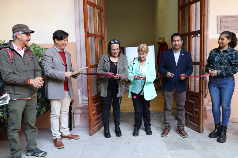 Inauguran exposición fotográfica sobre las morismas