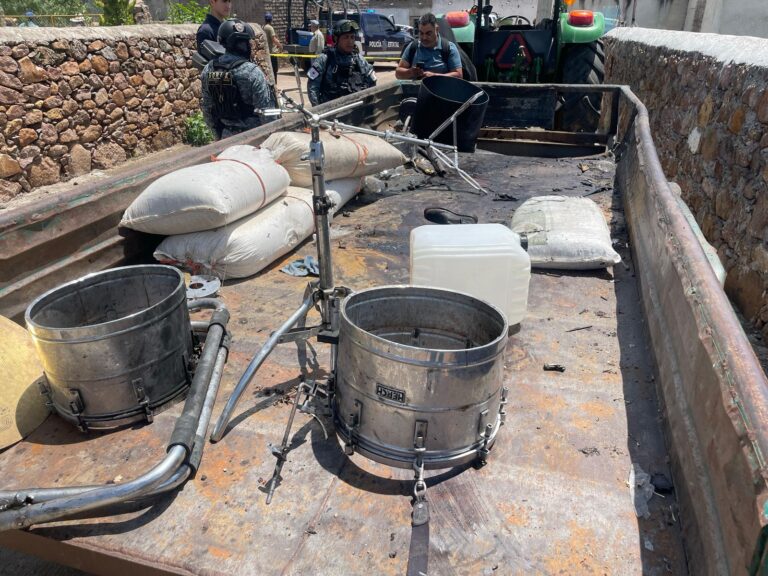 Se queman 8 tras explosión de pirotecnia