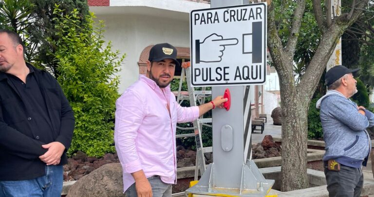 Instalan semáforo en el crucero Tlaltenango-Jalpa