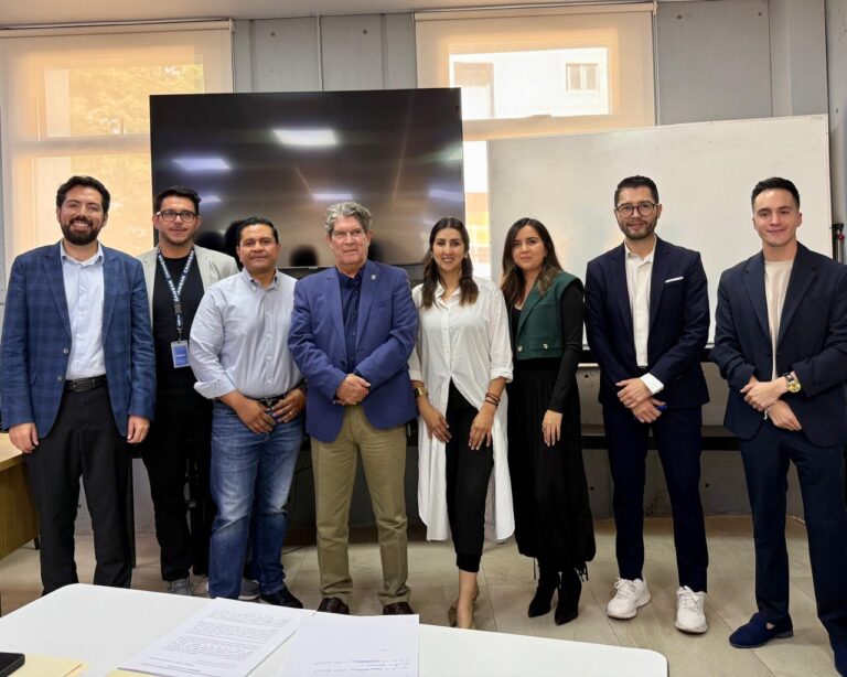 Se reúnen empresarios y diputados con estudiantes de Mercadotecnia