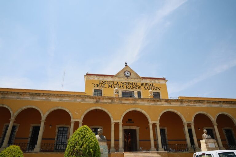 Normal de San Marcos inicia clases con plantilla incompleta