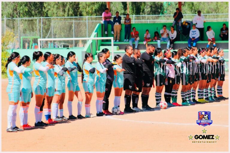 Meyis, campeonas de futbol en Loreto