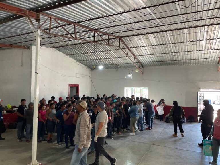 Abandonan a +100 migrantes en Durango