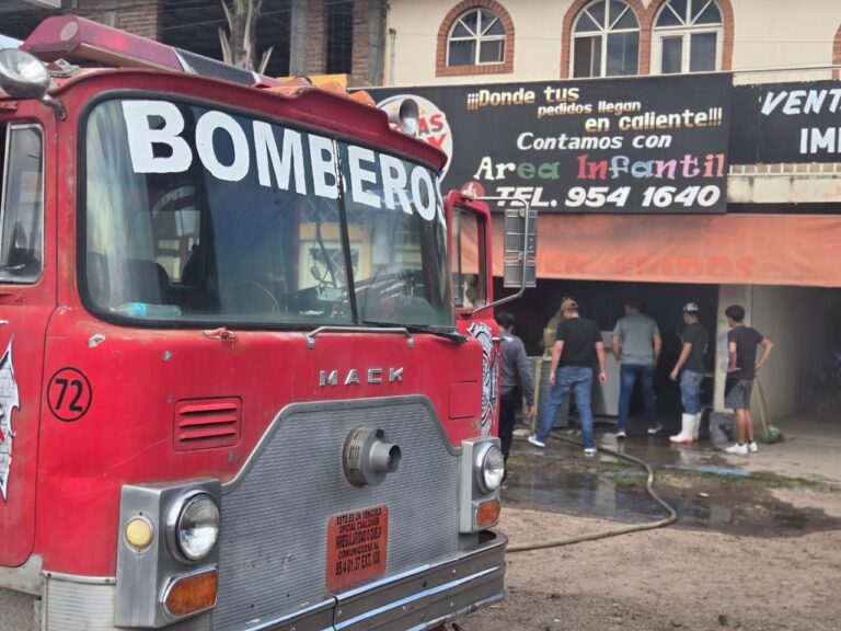 Mujer resulta lesionada en incendio por fuga de gas
