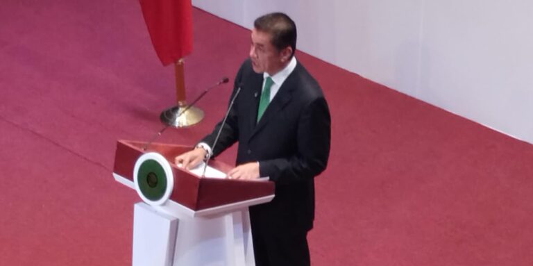 Convoca Carlos Puente a proyecto de unidad