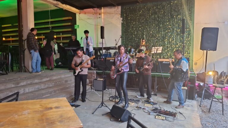 Debutan en el escenario alumnos de Bazavilvazo