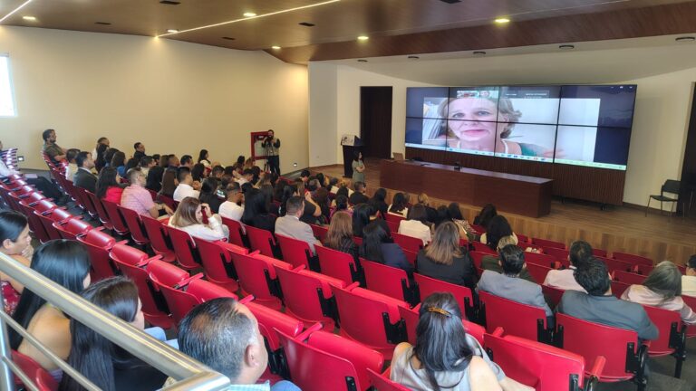 Imparte jueza italiana conferencia magistral