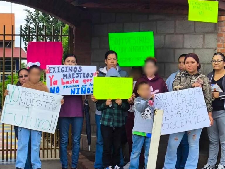 Toman escuela en Juan Aldama por falta de profes