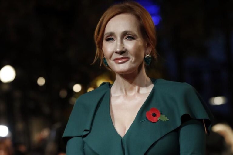 Llama J.K. Rowling ‘ignorante’ a Emma Watson por tema trans