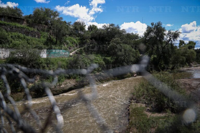 Ingresan sin permiso maquinaria en Atotonilco