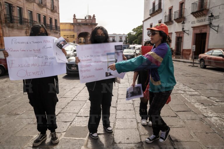 Activista exige investigar grupos de fotos