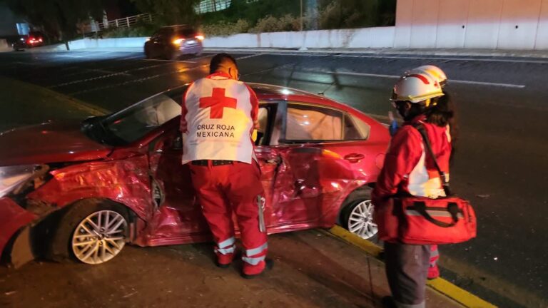 Choca aparatosamente en calzada Héroes de Chapultepec