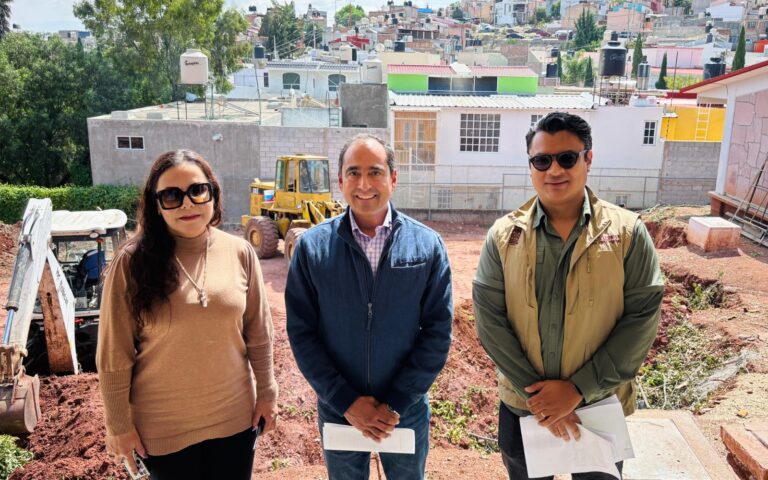 Construyen cancha en el Bachillerato General Policial